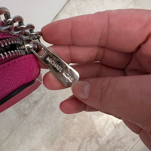Hot pink Michael Kors crossbody purse with silver detailing - Picture 8 of 11